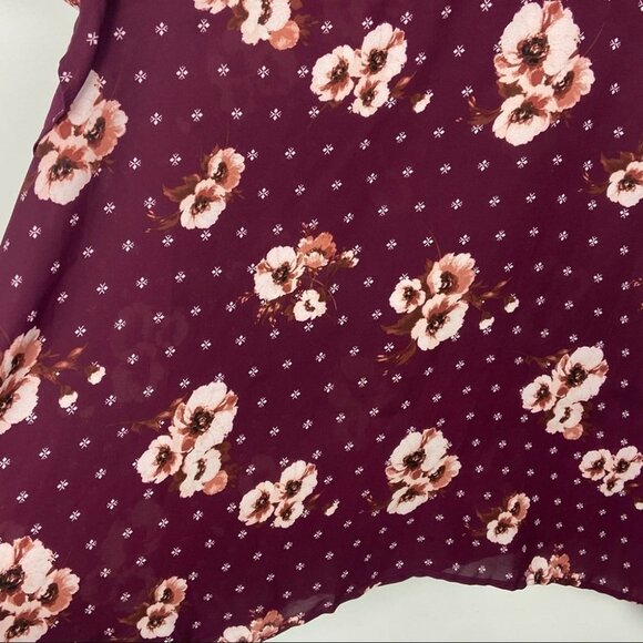 Torrid Floral Sharkbite Georgette Top Burgundy Women Size 1X Short Sleeve Blouse - Picture 6 of 9